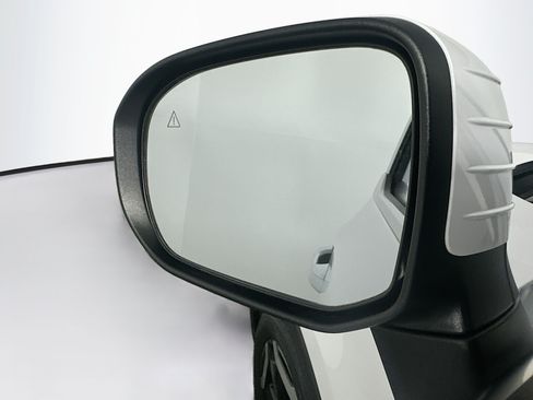 Used 2025 Kia Telluride S FWD image 16
