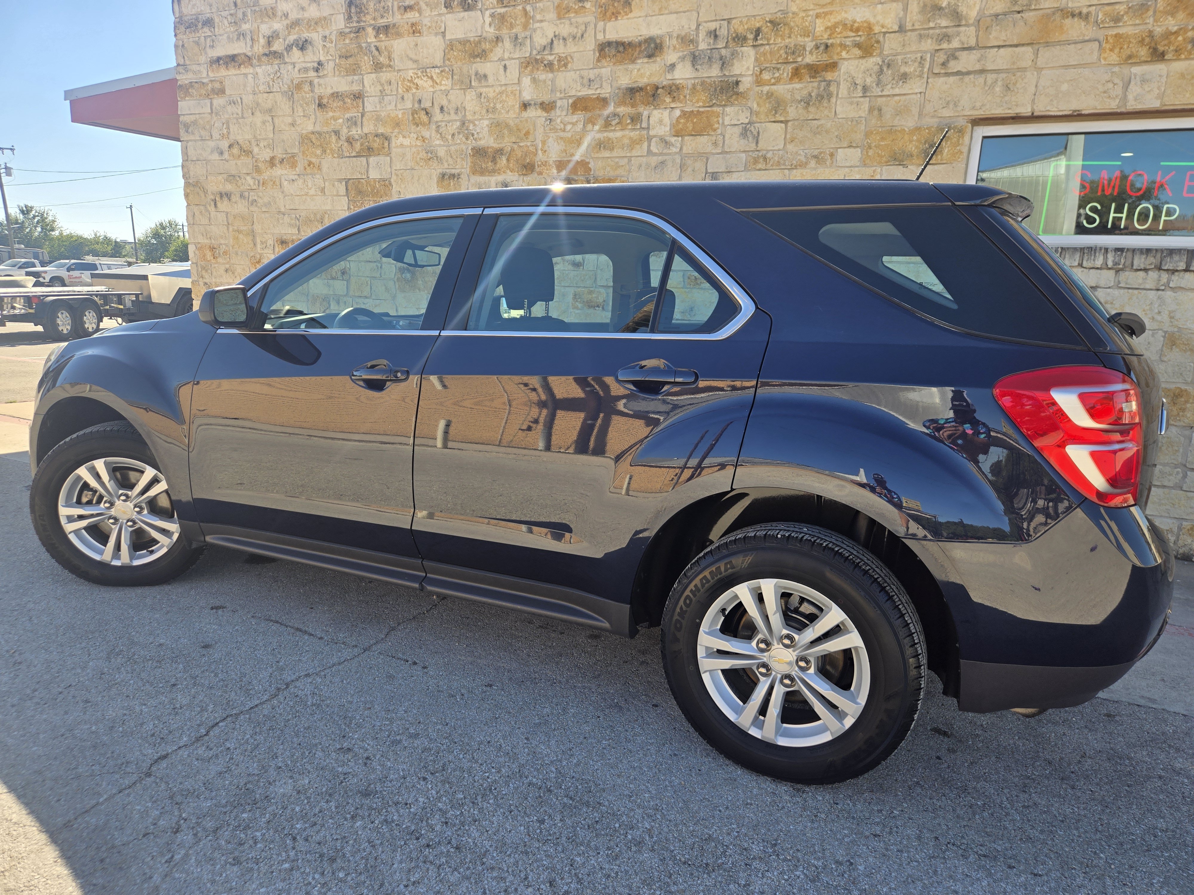 Used 2017 Chevrolet Equinox LS FWD image 3