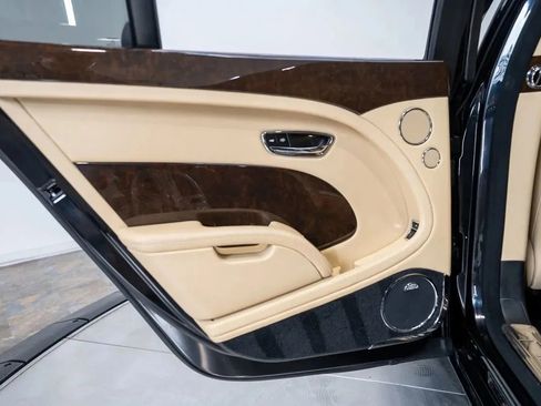 Used 2011 Bentley Mulsanne image 34