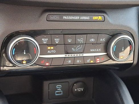 Used 2022 Ford Escape SE w/ SE Sport Appearance Package image 15