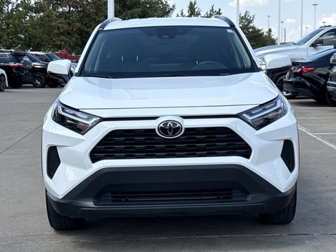 Used 2025 Toyota RAV4 XLE FWD image 8