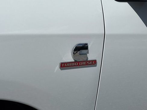 Used 2024 RAM 2500 Tradesman w/ Chrome Appearance Group AWD/4WD image 12
