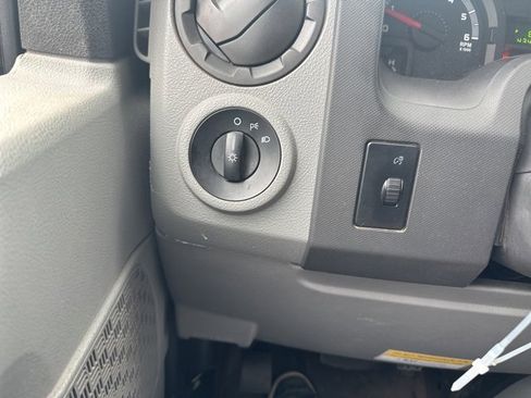 Used 2014 Ford E-350 and Econoline 350 XL image 14