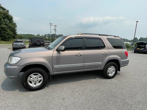 Used 2002 Toyota Sequoia Limited RWD image 4
