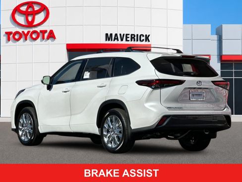 New 2026 Toyota Highlander Limited AWD/4WD image 3