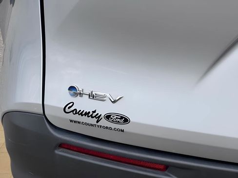 Used 2025 Toyota Sienna LE image 41