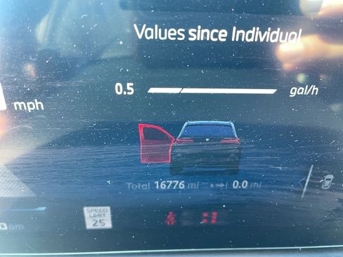 Used 2025 BMW X5 M60i w/ Climate Comfort Package image 14