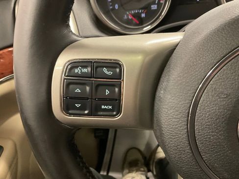 Used 2011 Jeep Grand Cherokee Limited w/ Trailer Tow Group IV image 14