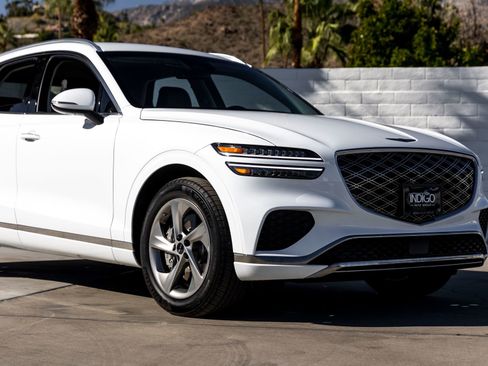 Used 2026 Genesis GV70 2.5T image 3