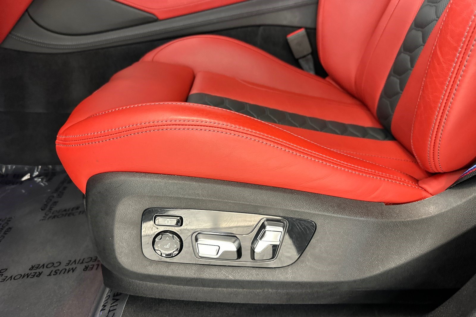 Used 2025 BMW X6 M Competition w/ Executive Package AWD/4WD image 14
