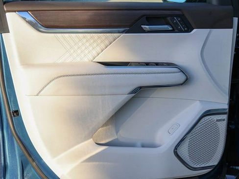 New 2026 GMC Acadia Denali w/ Super Cruise Package image 9