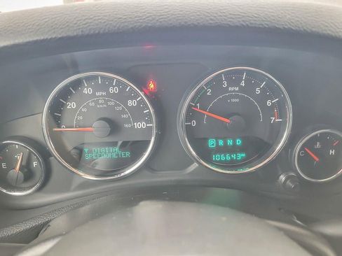 Used 2017 Jeep Wrangler Unlimited Sahara w/ Connectivity Group image 13