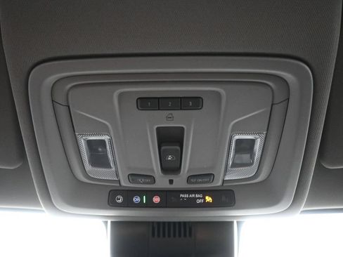 Used 2024 GMC Sierra 1500 Denali w/ Technology Package AWD/4WD image 19