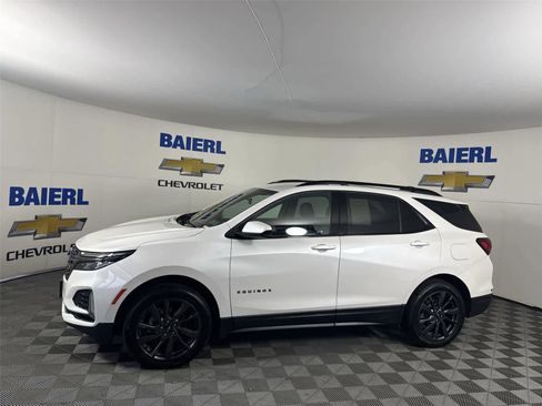Used 2023 Chevrolet Equinox RS AWD/4WD image 2
