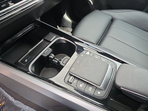 Used 2023 Mercedes-Benz GLB 250 4MATIC image 16