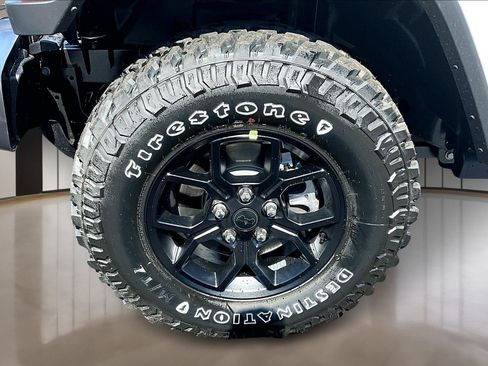 New 2025 Jeep Gladiator Willys image 12