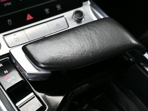 Used 2019 Audi e-tron Prestige w/ Prestige Package image 28