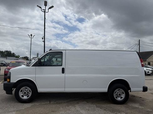 Used 2019 GMC Savana 2500 w/ Communications Package image 3