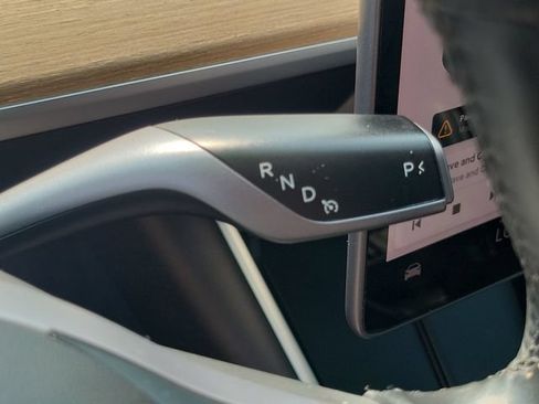 Used 2019 Tesla Model 3 Mid Range RWD image 11