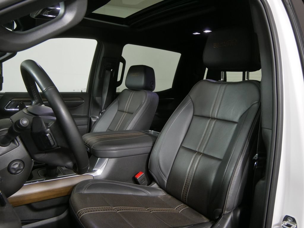 Used 2024 Chevrolet Silverado 1500 High Country w/ High Country Premium Package AWD/4WD image 13