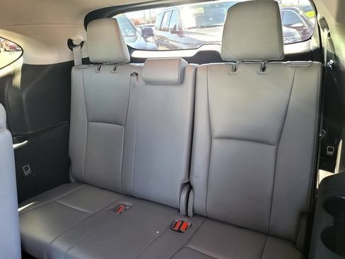 Used 2021 Toyota Highlander Platinum AWD/4WD image 13