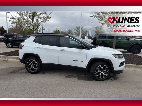 Used 2025 Jeep Compass Limited AWD/4WD image 4