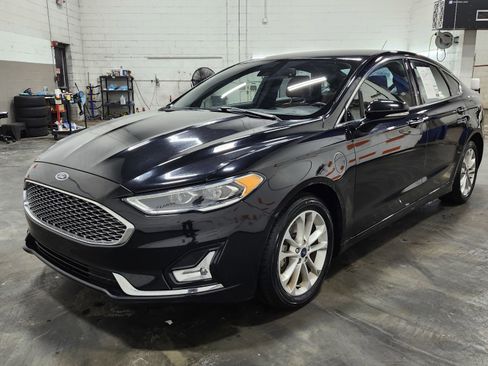 Used 2019 Ford Fusion Energi Titanium image 13