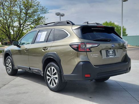 Used 2025 Subaru Outback Premium AWD/4WD image 3