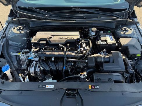 Used 2025 Hyundai Elantra SEL FWD image 29