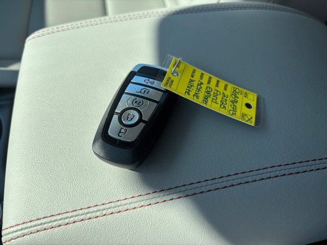 Used 2025 Ford Explorer Active w/ Active Comfort Package AWD/4WD image 18