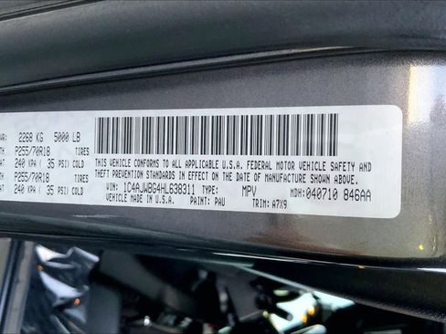 Used 2017 Jeep Wrangler Sahara w/ Connectivity Group image 28