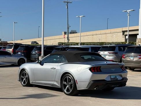 Used 2025 Ford Mustang Convertible RWD image 8