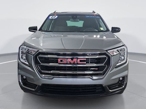 Used 2023 GMC Terrain AT4 w/ LPO, Floor Liner Package AWD/4WD image 10