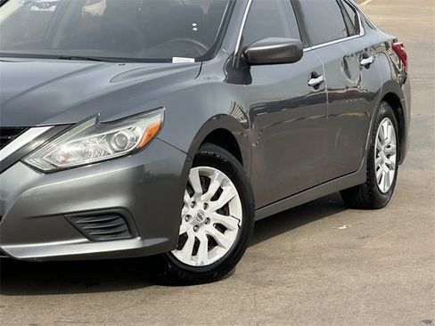 Used 2017 Nissan Altima 2.5 S w/ Power Driver Seat Package image 3