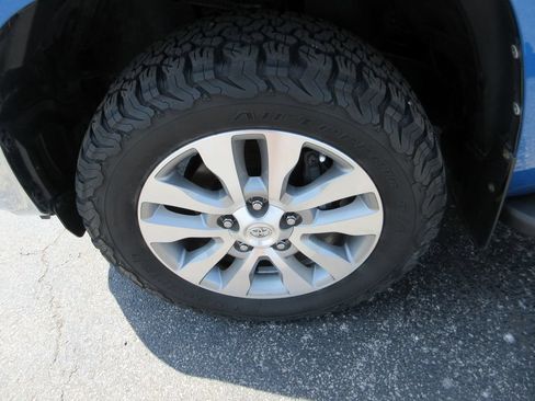 Used 2016 Toyota Tundra Limited w/ Limited Premium Package AWD/4WD image 16