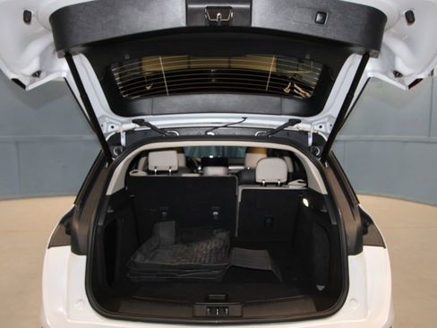 Used 2025 Lincoln Corsair AWD w/ Equipment Group 101A image 37