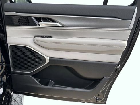 New 2026 Jeep Grand Wagoneer L 4WD w/ Premium Group I image 27