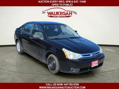 Used 2009 Ford Focus SE FWD image 2