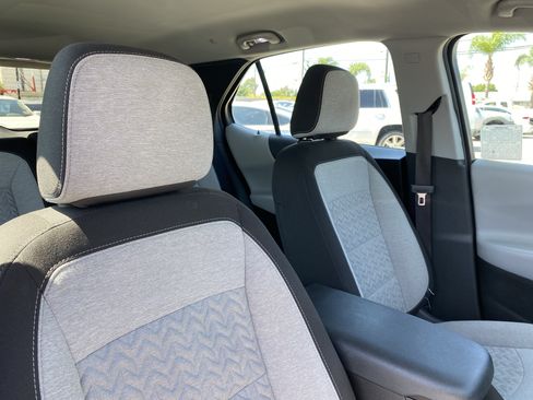 Used 2022 Chevrolet Equinox LS w/ LPO, Chrome Package FWD image 25