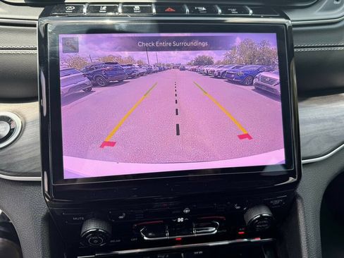 Used 2025 Jeep Grand Cherokee L Limited RWD image 6