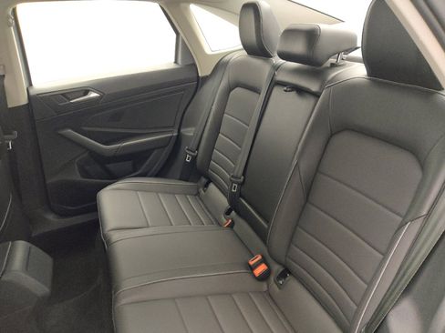 Used 2024 Volkswagen Jetta SE image 18