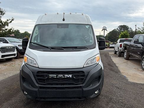 Used 2024 RAM ProMaster 2500 w/ Convenience Group FWD image 3