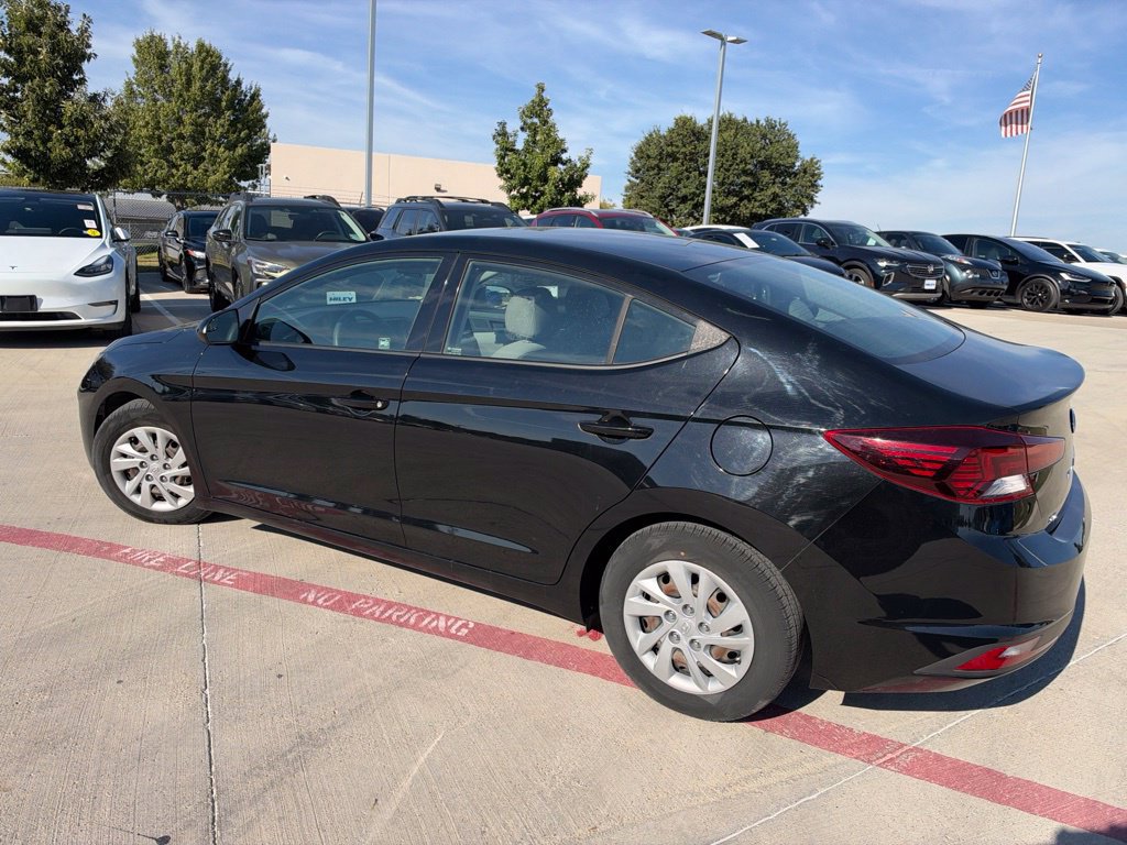 Used 2020 Hyundai Elantra SE FWD image 4