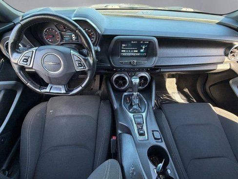 Used 2018 Chevrolet Camaro LT RWD image 3
