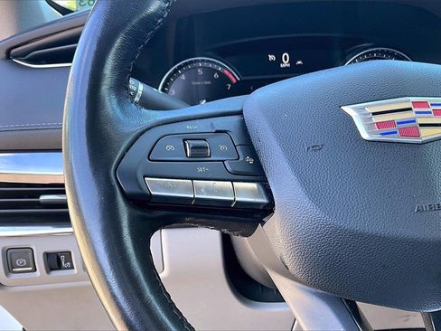 Used 2022 Cadillac XT4 Luxury w/ Driver Awareness Package image 10