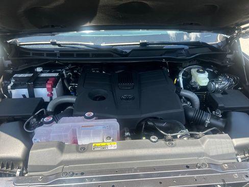 New 2026 Toyota Tundra Limited AWD/4WD image 25