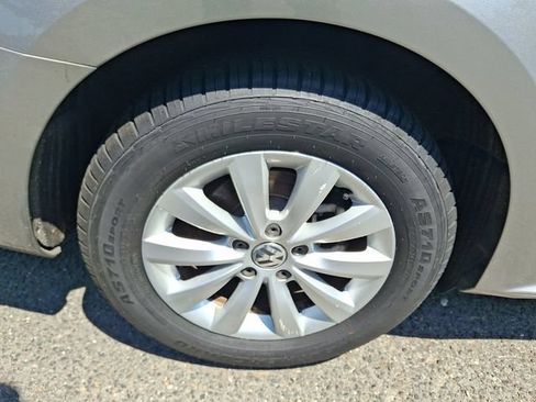 Used 2012 Volkswagen Passat 2.5 S FWD image 8