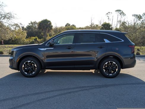 New 2026 Kia Sorento S FWD image 8