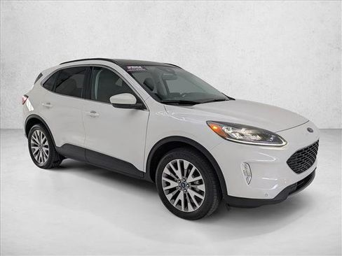 Used 2022 Ford Escape Titanium w/ Class II Trailer Tow Package image 3