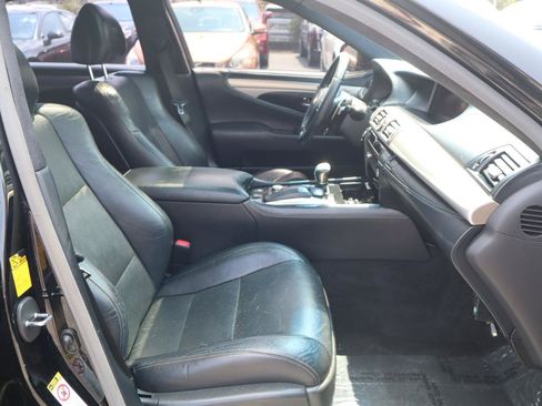 Used 2013 Lexus LS 460 AWD w/ F-Sport Pkg image 9